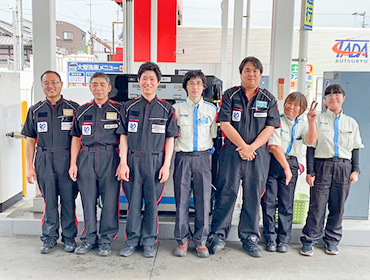 吉田石油で働く人たち