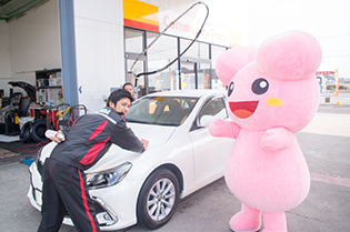 手洗い洗車のコツをプロのお兄さんに教えてもらったよ♪