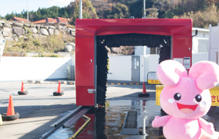 新しくなった洗車機、試してみて！