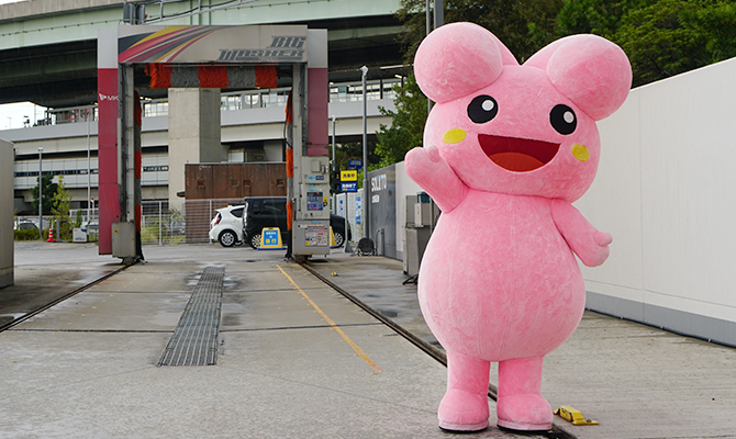 オーライ！ トラックの洗車はこちらへ